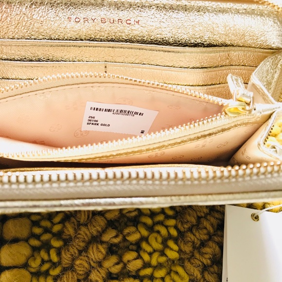 SOLD! NWT Tory Burch Metallic Fleming Quilt Wallet - Picture 3 of 6